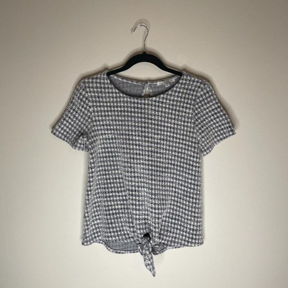 Vintage 90's B&W Cozy Tie Front SS Tee, Size M - Picture 4 of 4